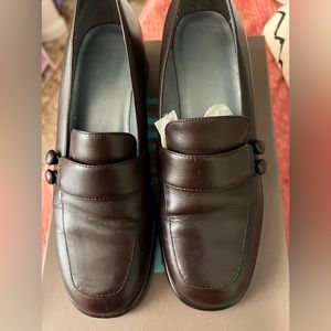 NWT, Brown, low heels shoes